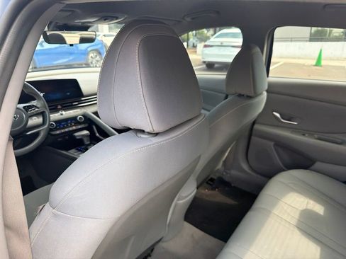 Used 2023 Hyundai Elantra SEL w/ Convenience Package FWD image 21