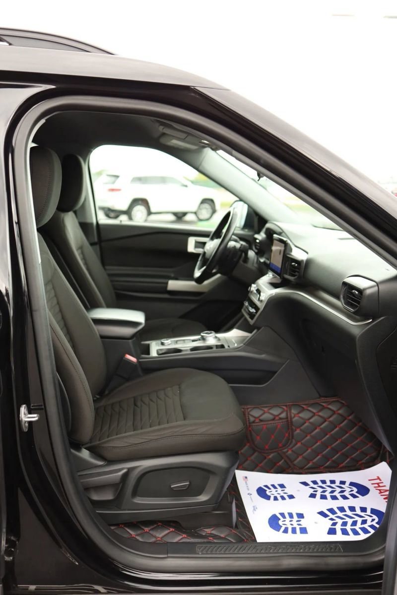 Used 2020 Ford Explorer XLT w/ Comfort Package AWD/4WD image 40