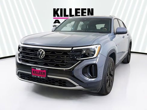Used 2024 Volkswagen Atlas Cross Sport SE image 3
