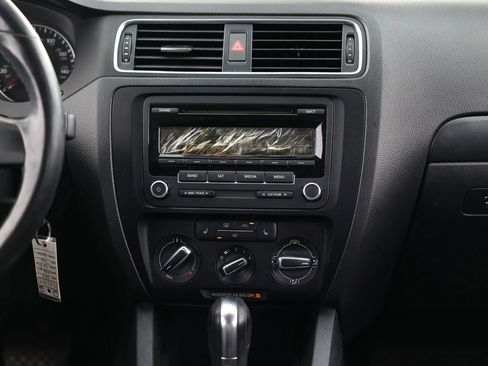 Used 2012 Volkswagen Jetta SE FWD image 34