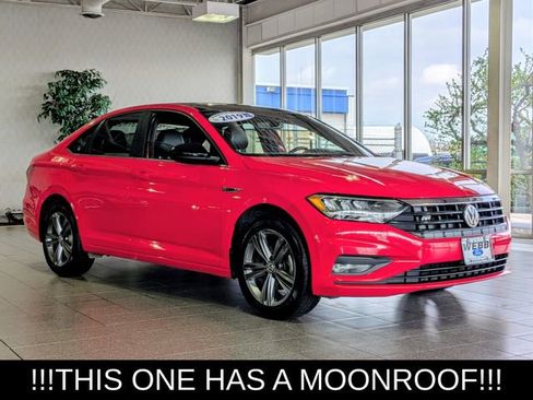 Used 2019 Volkswagen Jetta R-Line w/ R-Line Cold Weather Package FWD image 2