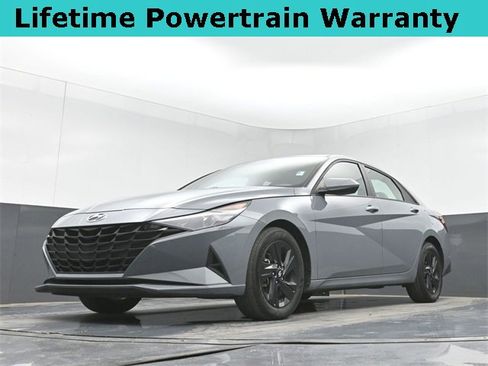 Used 2022 Hyundai Elantra SEL image 40