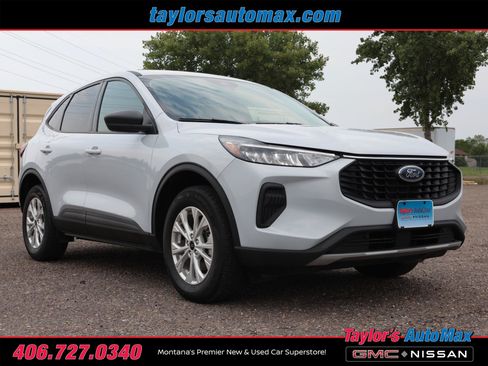 Used 2025 Ford Escape Active AWD/4WD image 2