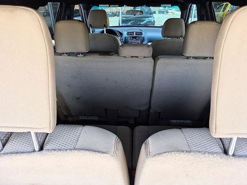Used 2017 Ford Explorer XLT FWD image 30