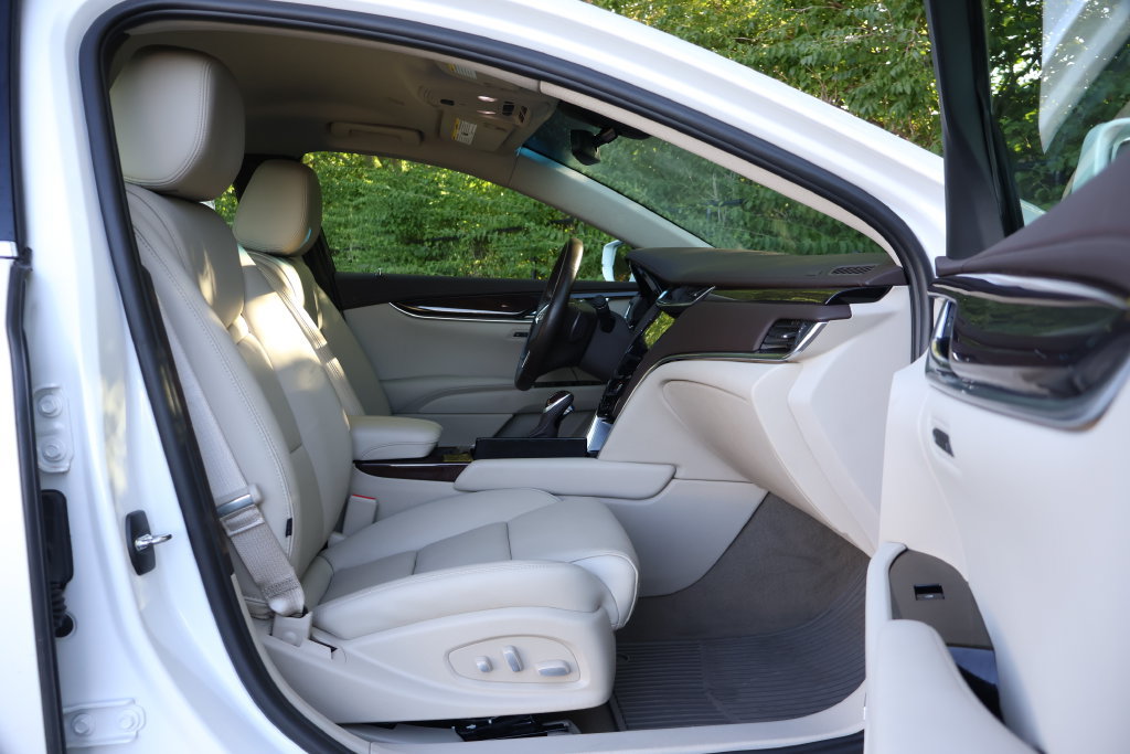 Used 2016 Cadillac XTS Luxury w/ LPO, Protection Package FWD image 41