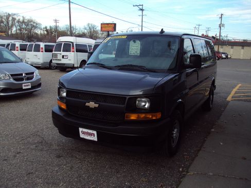 Used 2017 Chevrolet Express 2500 LS image 4