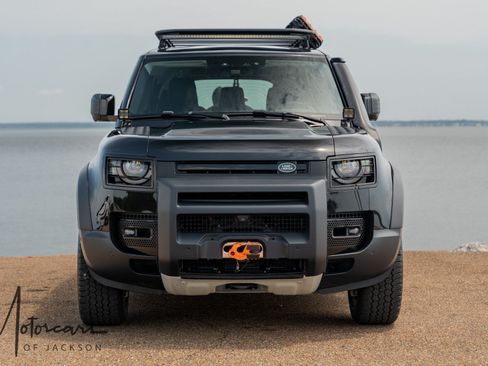 Used 2023 Land Rover Defender 130 SE AWD/4WD image 8