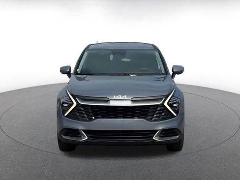 Used 2025 Kia Sportage LX image 4