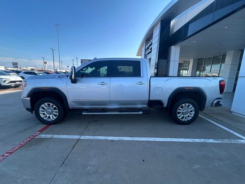 Used 2020 GMC Sierra 2500 SLT image 2