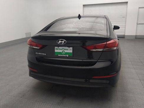 Used 2017 Hyundai Elantra SE image 7