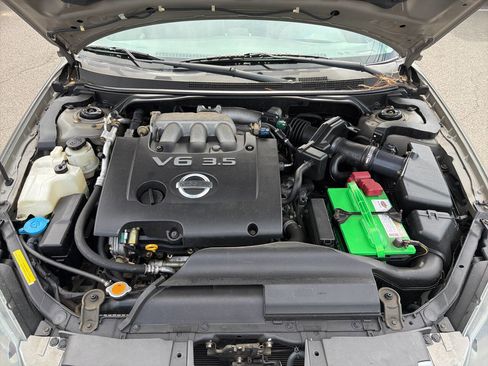 Used 2005 Nissan Altima 3.5 SE image 13