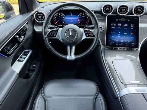 Used 2024 Mercedes-Benz GLC 300 4MATIC image 12
