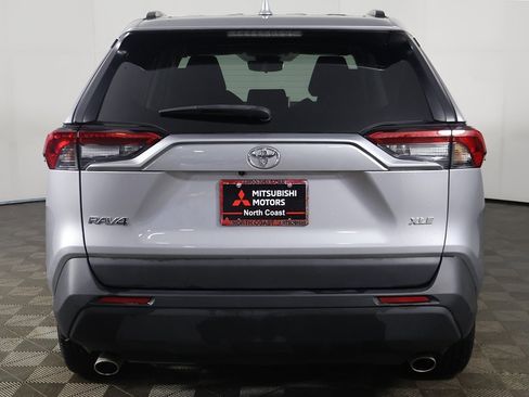 Used 2024 Toyota RAV4 XLE w/ Convenience Package image 11