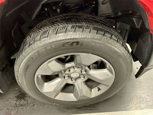 Used 2021 RAM 1500 Big Horn w/ Built-to-serve Edition image 8