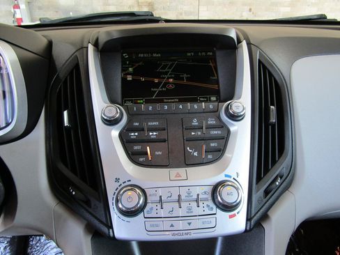 Used 2016 Chevrolet Equinox LTZ w/ Enhanced Convenience Package FWD image 19