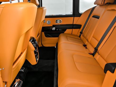 Used 2022 Rolls-Royce Cullinan w/ Dark Exterior Package image 25