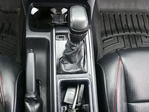 Used 2018 Toyota Tacoma SR image 15