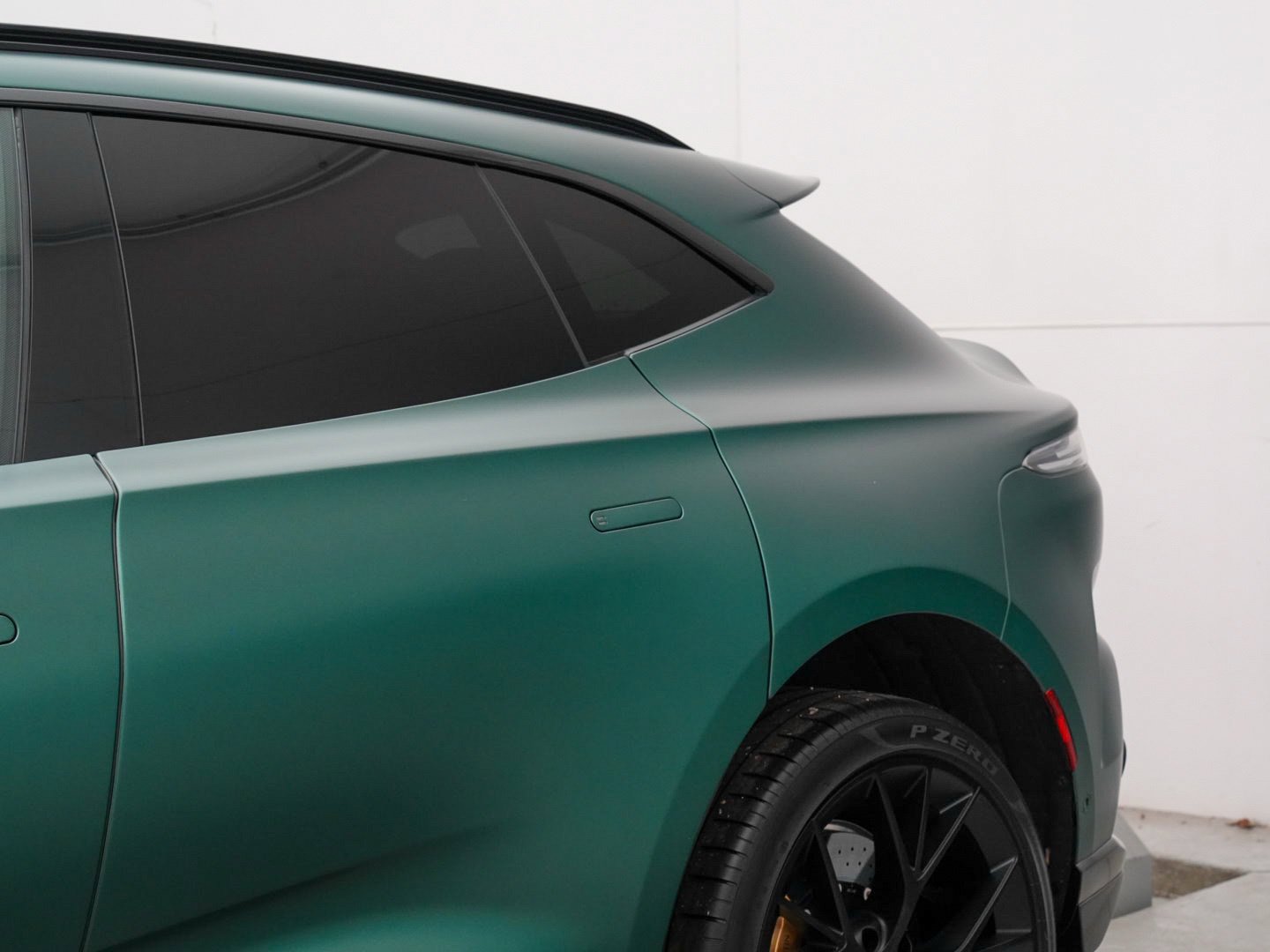 Used 2025 Aston Martin DBX 707 AWD/4WD image 7