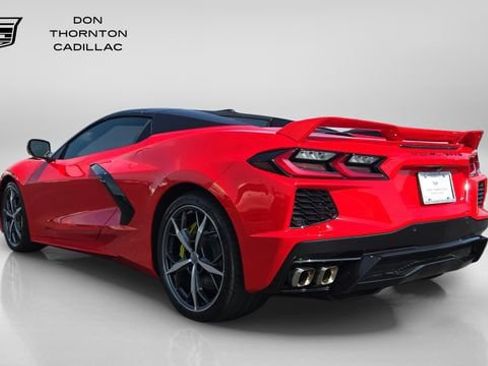 Used 2023 Chevrolet Corvette Stingray Premium Conv w/ Z51 Performance Package RWD image 3