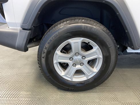 Certified 2020 Jeep Wrangler Sport image 27