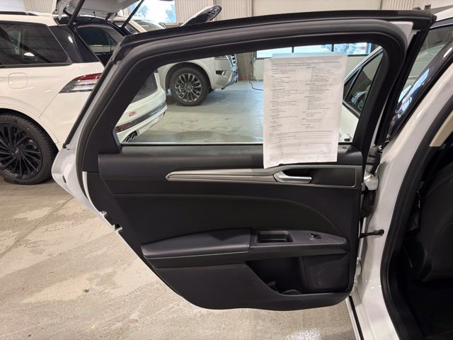 Used 2018 Ford Fusion SE w/ Fusion SE Technology Package FWD image 11