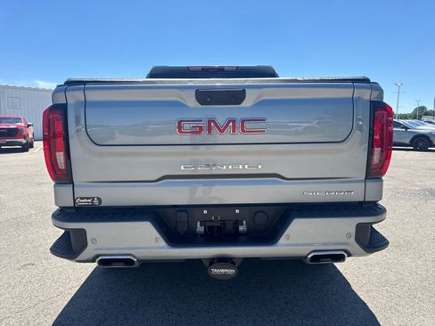 Used 2023 GMC Sierra 1500 Denali w/ Technology Package AWD/4WD image 5