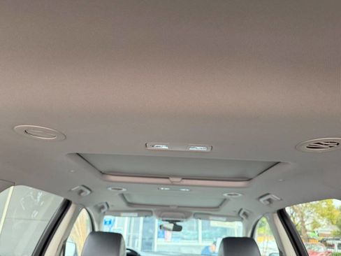 Used 2020 Buick Enclave Essence image 24