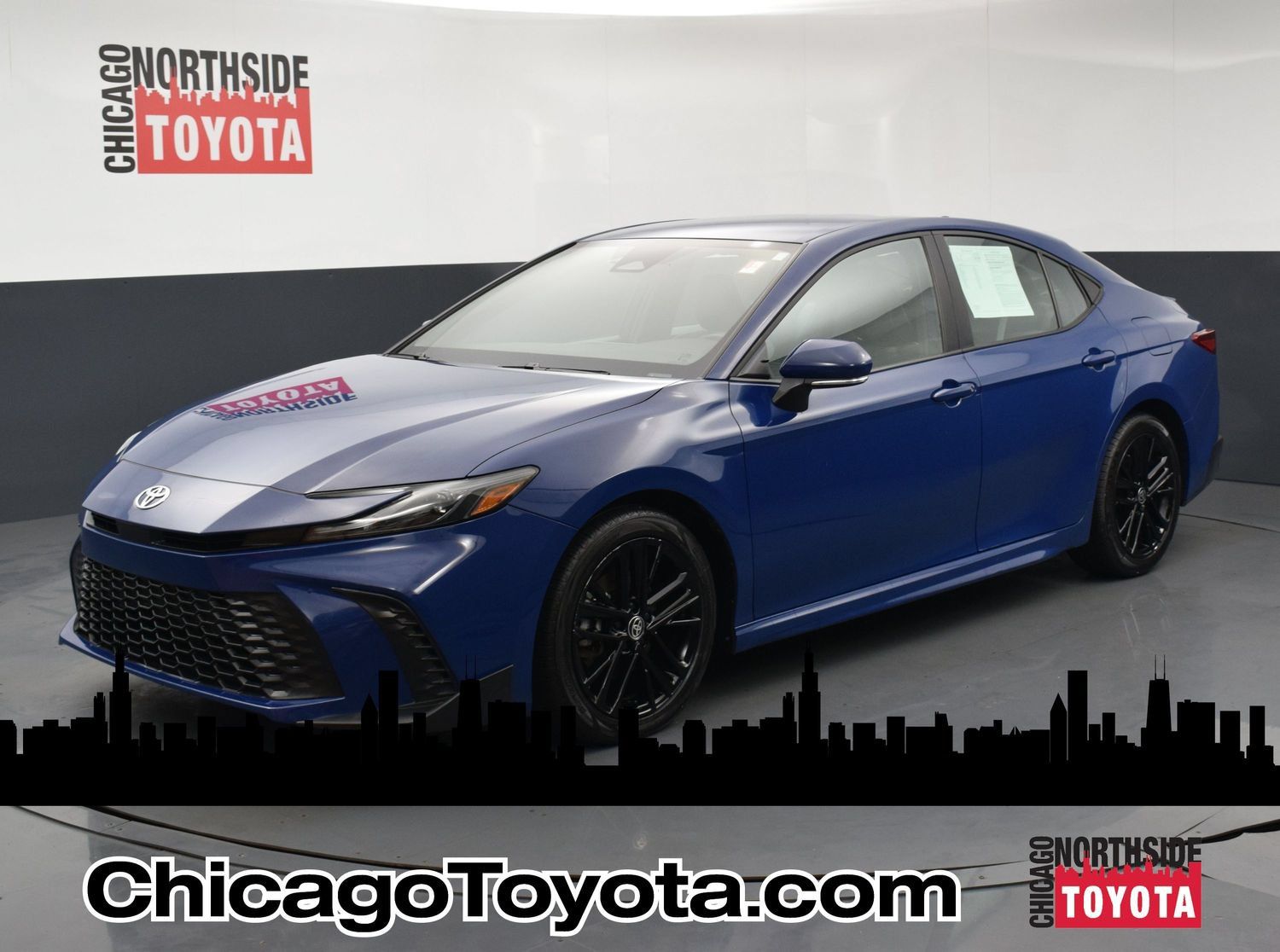 Used 2025 Toyota Camry SE FWD image 1