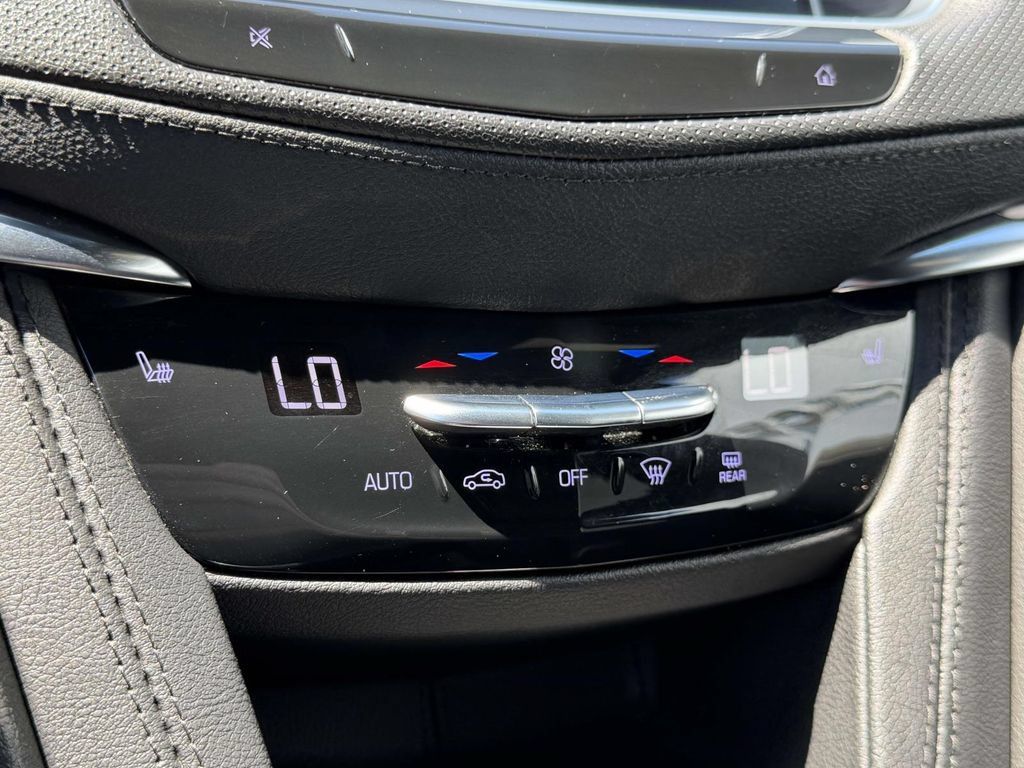 Used 2022 Cadillac XT5 Luxury AWD/4WD image 34