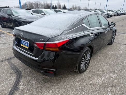 Used 2024 Nissan Altima 2.5 SV image 4