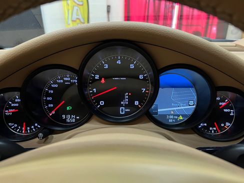 Used 2013 Porsche Panamera 4 image 16