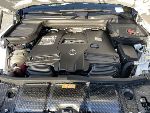 Certified 2025 Mercedes-Benz GLS 580 4MATIC image 55