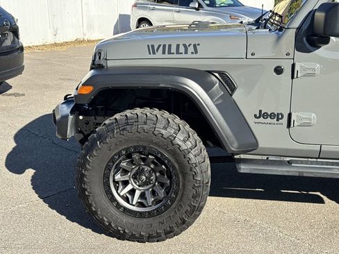 Used 2021 Jeep Wrangler Willys image 9