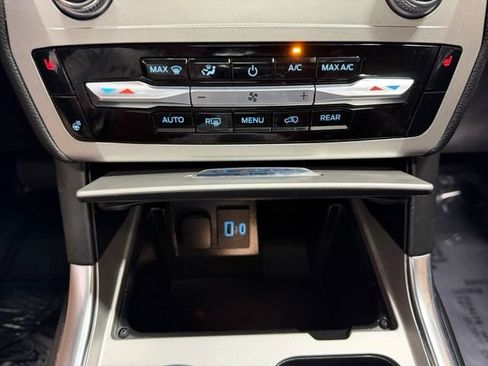 Used 2022 Ford Explorer XLT w/ Equipment Group 202A AWD/4WD image 43