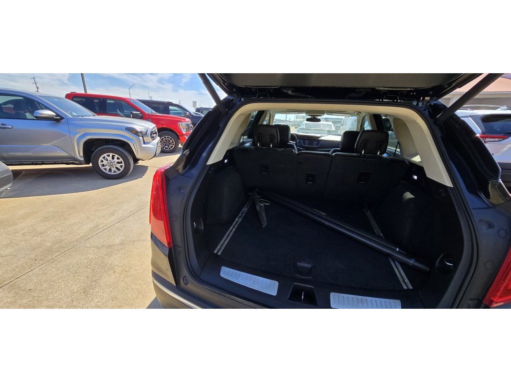 Used 2018 Cadillac XT5 Luxury w/ Driver Awareness Package FWD image 5