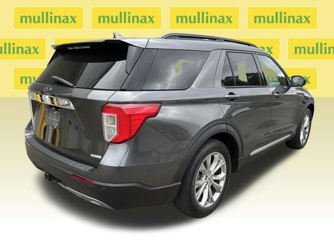 Used 2020 Ford Explorer XLT w/ Equipment Group 202A image 2