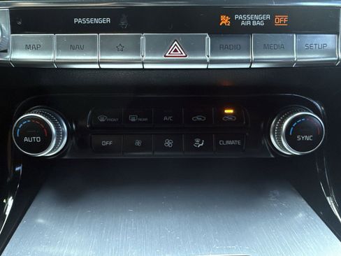 Used 2022 Kia Stinger GT1 image 25