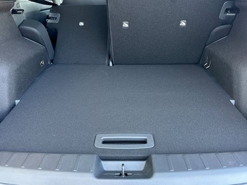 New 2025 Nissan Kicks SR image 12