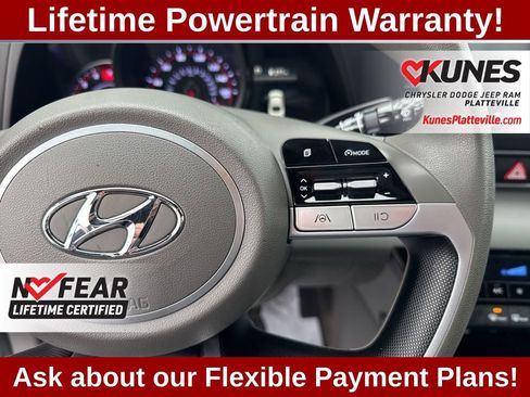 Used 2023 Hyundai Elantra SEL image 23