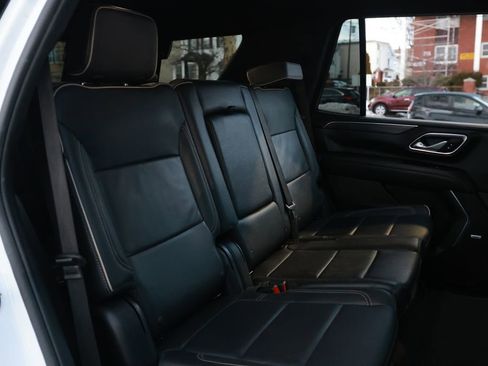 Used 2024 GMC Yukon SLT image 15