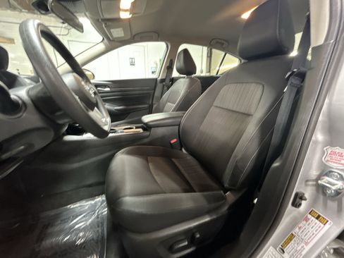Used 2024 Nissan Altima 2.5 SV image 20