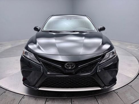 Used 2019 Toyota Camry XSE image 2