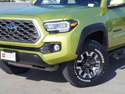 Used 2023 Toyota Tacoma TRD Off-Road w/ TRD Premium Off Road Package image 5