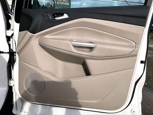 Used 2018 Ford Escape Titanium w/ Ford Safe & Smart Package image 24