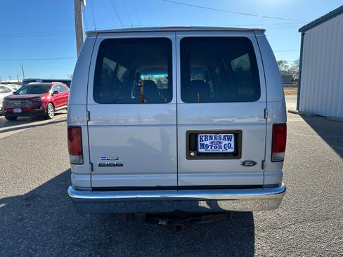 Used 2006 Ford E-150 and Econoline 150 Cargo image 5