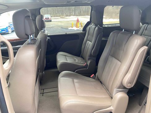Used 2012 Chrysler Town & Country Touring-L w/ Entertainment Group #2 image 10