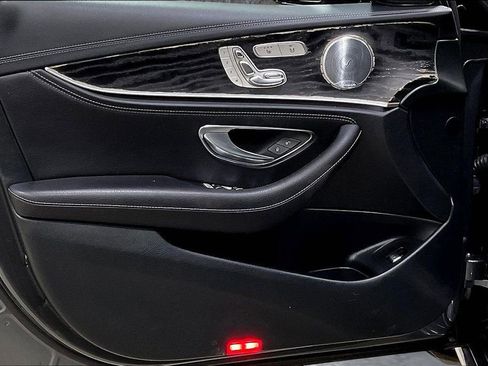 Used 2019 Mercedes-Benz E 300 4MATIC image 20