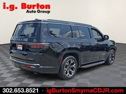 Used 2024 Jeep Wagoneer Series III AWD/4WD image 6