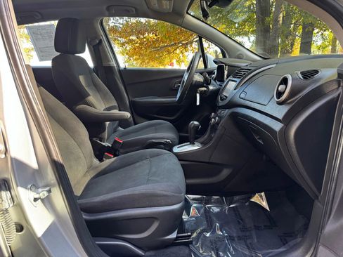 Used 2016 Chevrolet Trax LS image 14