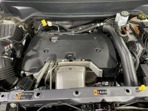 Used 2018 GMC Terrain Denali w/ Advanced Safety Package image 17